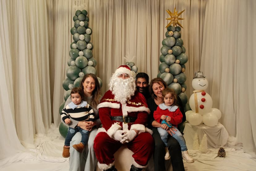 Breakfast with Santa (BWS2024-107) — photograph by Steven Lelham