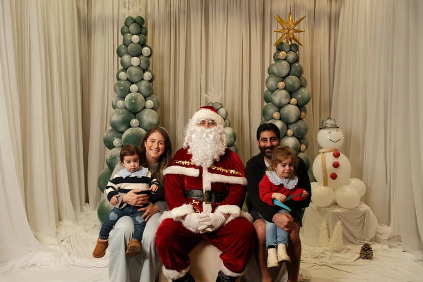 Breakfast with Santa (BWS2024-108) — photograph by Steven Lelham