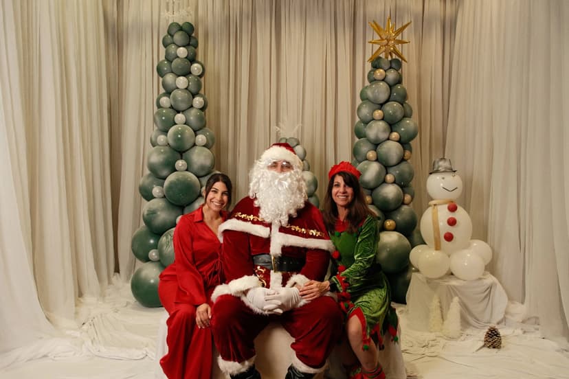 Breakfast with Santa (BWS2024-113) — photograph by Steven Lelham