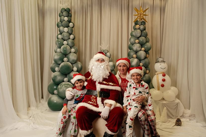 Breakfast with Santa (BWS2024-115) — photograph by Steven Lelham