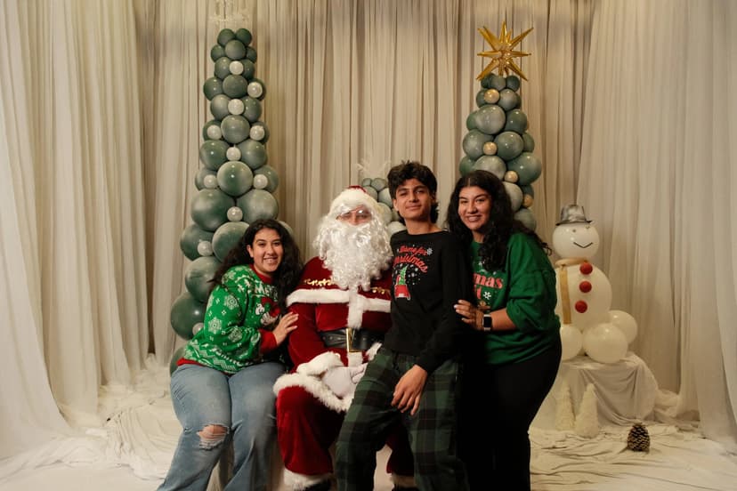 Breakfast with Santa (BWS2024-127) — photograph by Steven Lelham