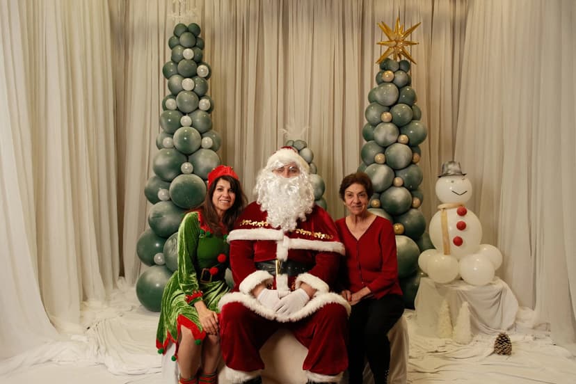 Breakfast with Santa (BWS2024-128) — photograph by Steven Lelham