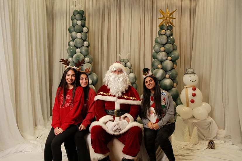 Breakfast with Santa (BWS2024-130) — photograph by Steven Lelham