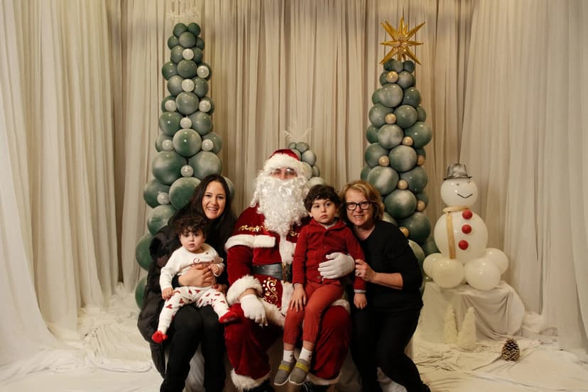 Breakfast with Santa (BWS2024-99) — photograph by Steven Lelham