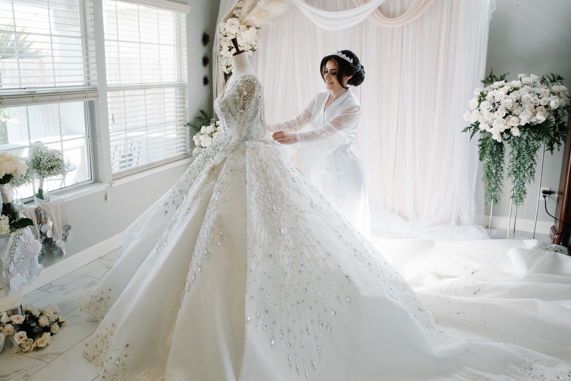 Bride prep — couples photography by Steven Lelham in Modesto, CA